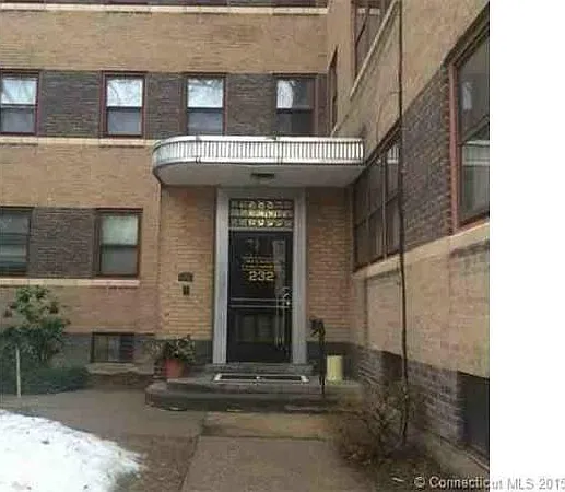 230 Farmington Ave — Photo 2