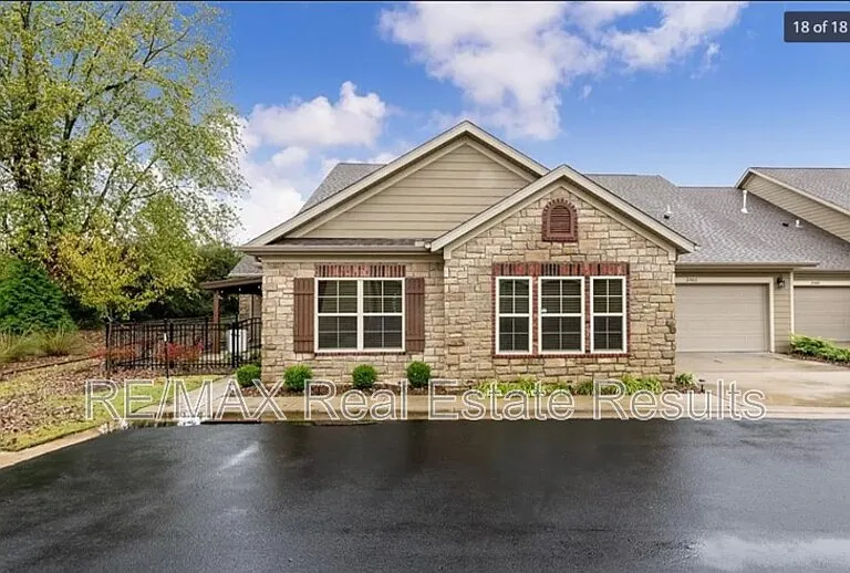 2502 SW Hind Ln — Photo 1