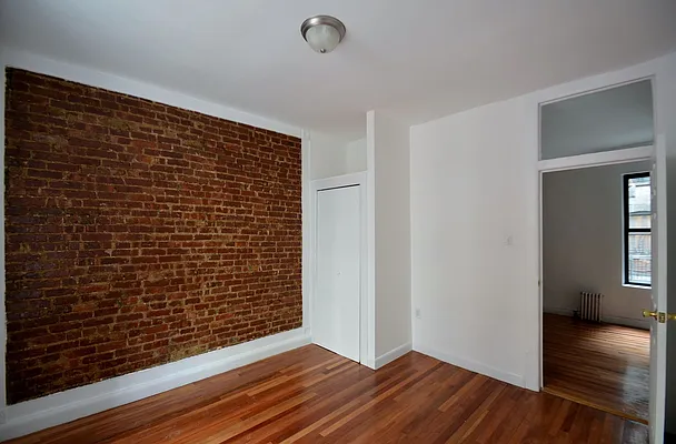 Rented by CITY SKYLINE REALTY INC | media 22