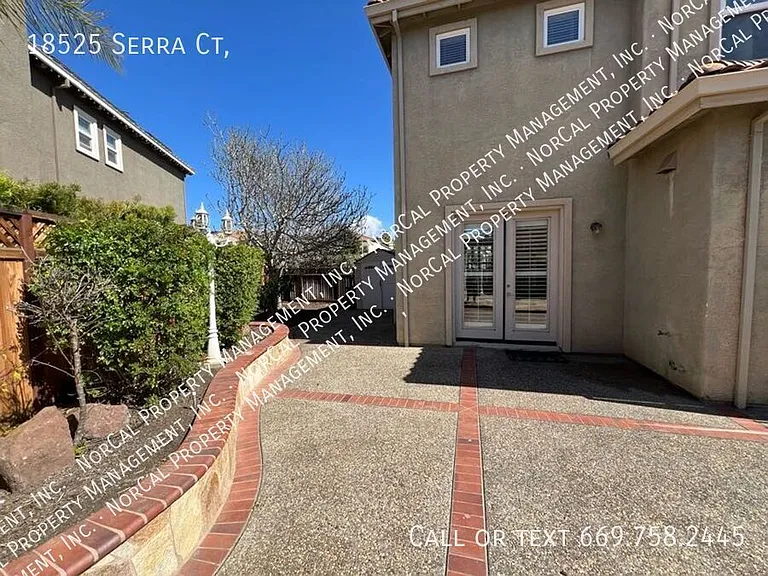 18525 Serra Ct — Photo 35