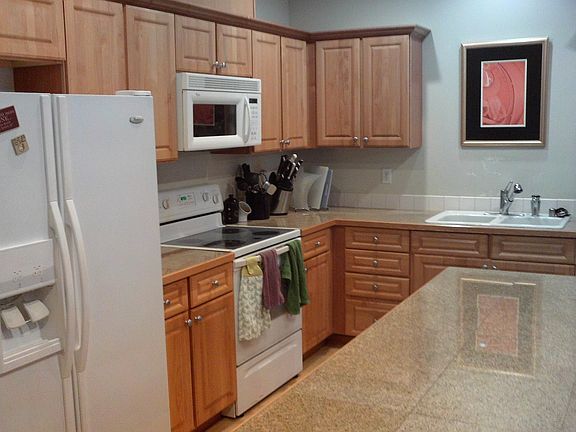 Open & Spacious Kitchen