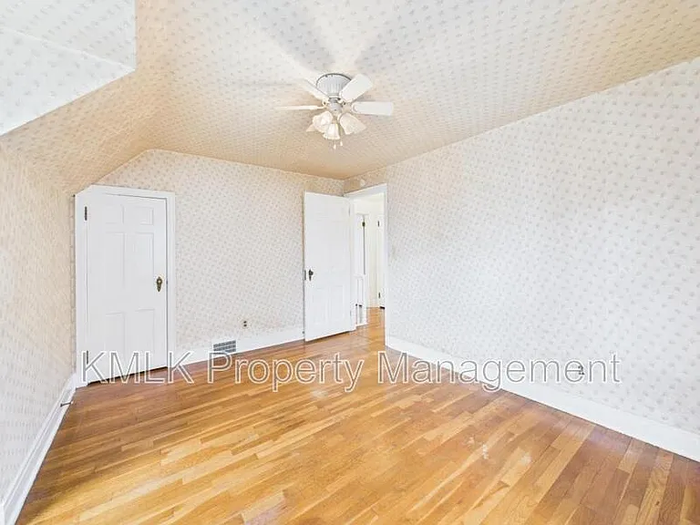 407 Washington St NE — Photo 30