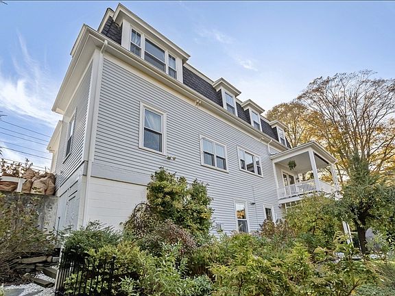 5th image of 58 Hancock St