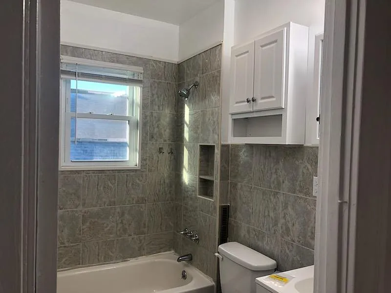Building Photo - 48 Parkside Ct #2W