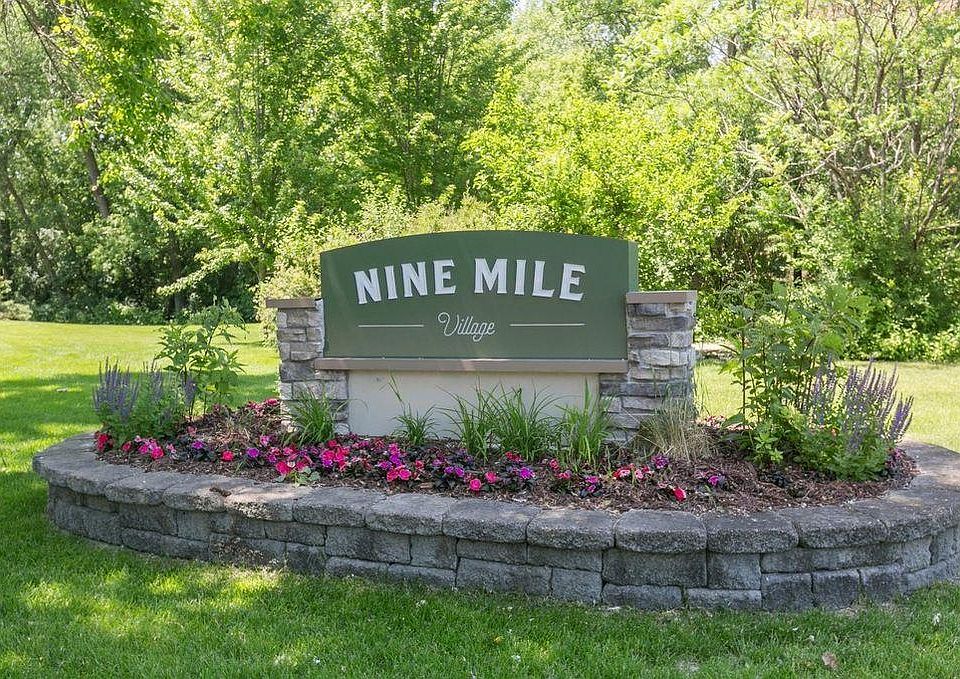 Very quite and safe community, close to everything!