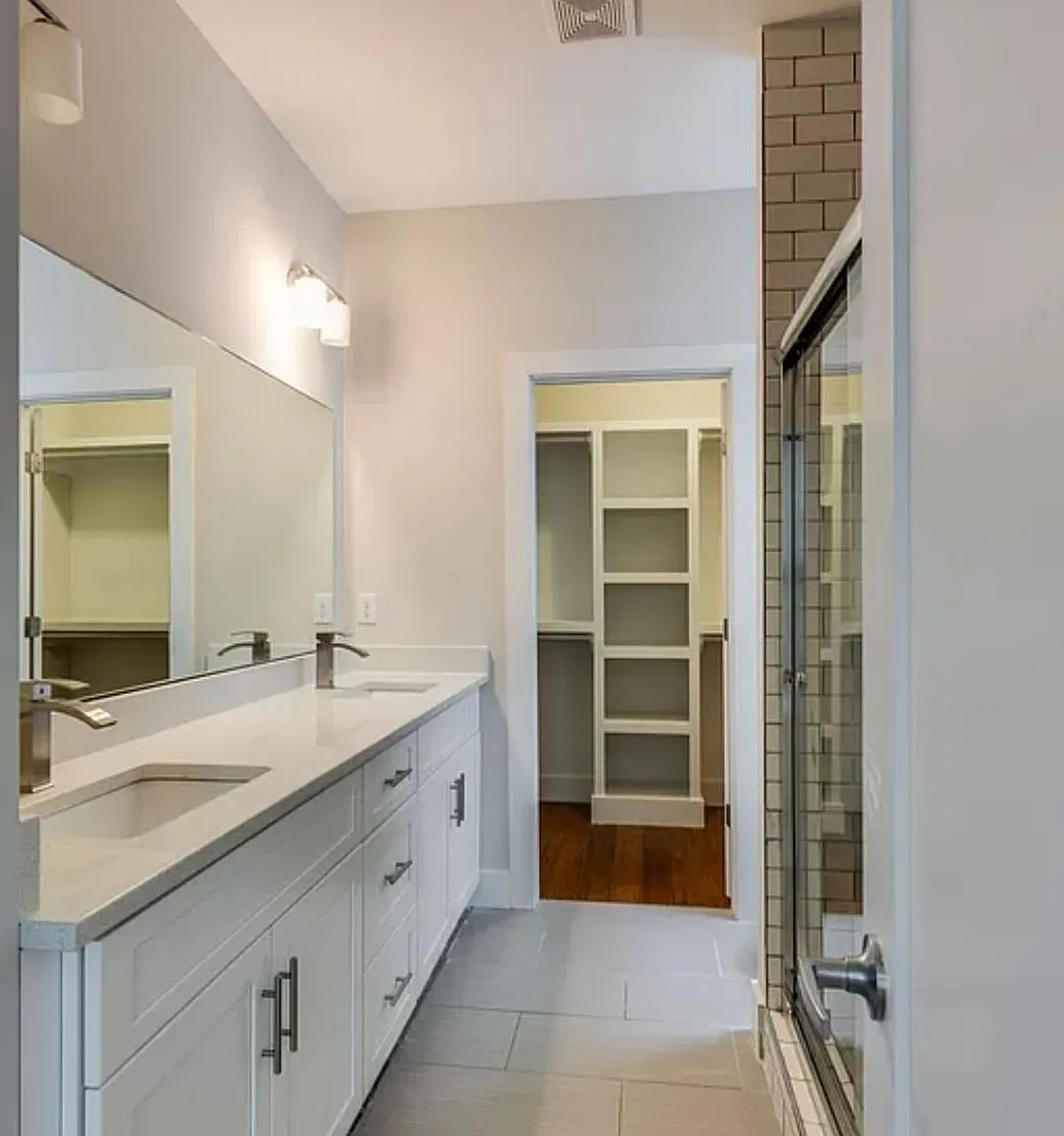 4 bed, 3.5 bath, 2310 sqft, $4,000 — Photo 4