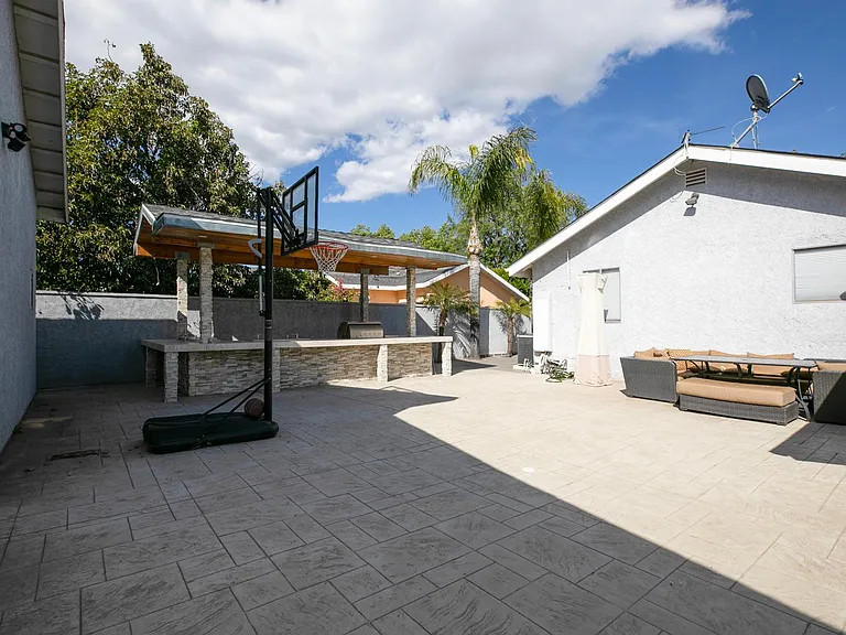 8437 Quartz Ave — Photo 36