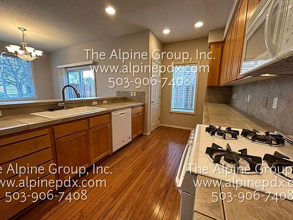2nd image of 6804 SE Drake St