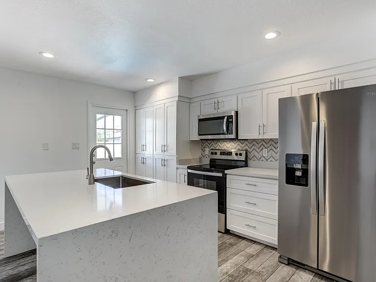2500 E Hermosa Dr — Photo 27