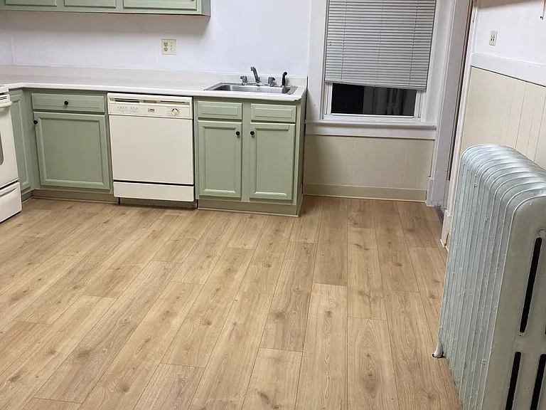 361 Manning Blvd #2 — Photo 19