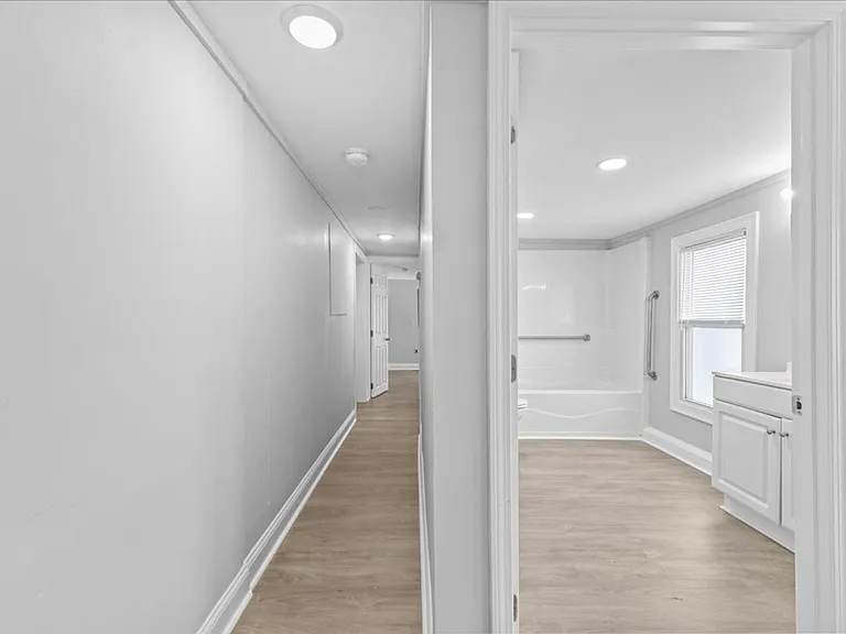 39 Avenue C — Photo 13