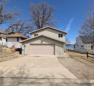 536 Dam Rd, Arnolds Park, IA, 51331