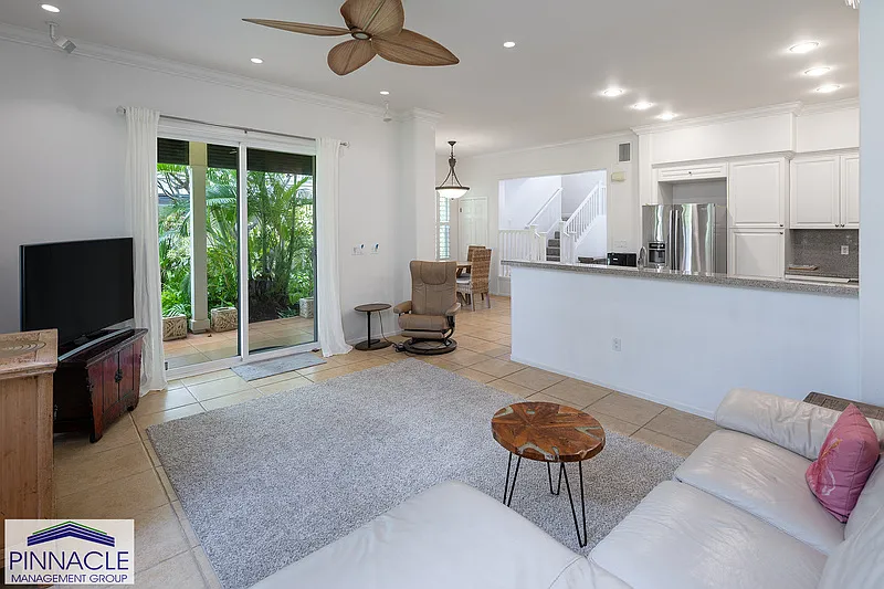 3 bed, 2.5 bath, 1548 sqft, $6,000 — Photo 2
