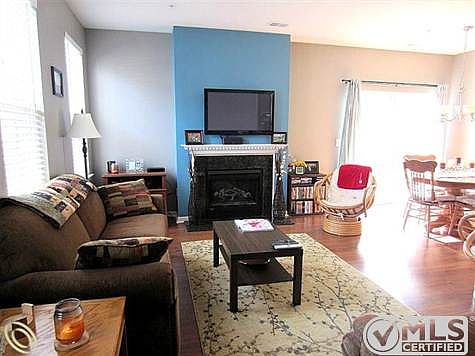 Great Room w/Fireplace