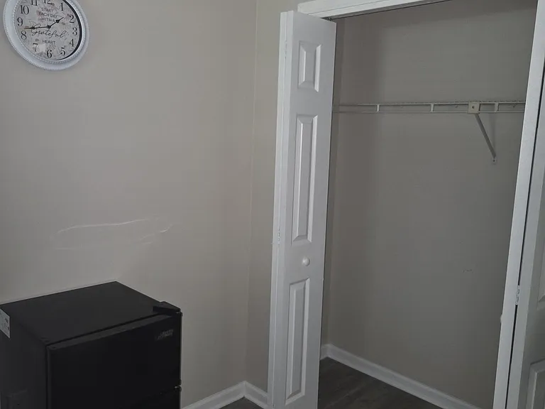 S Narrow Oak Ln — Photo 4