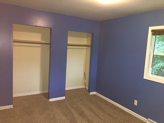 Upstairs/ 2nd bedroom