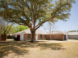 927 Lipan Dr, New Braunfels, TX 78130