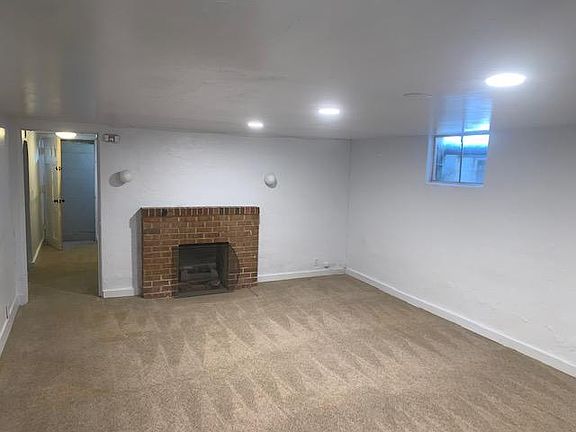spacious livingroom