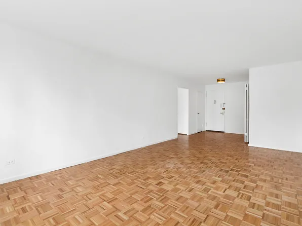 525 East 82nd Street image 6 of 11