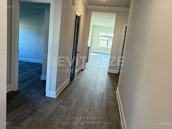 5th image of 14901 Dayton Cir