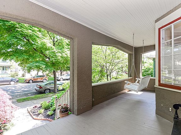 2nd image of 2021 W Touhy Ave
