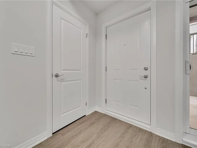 25 Isherwood Ave #B21 — Photo 5