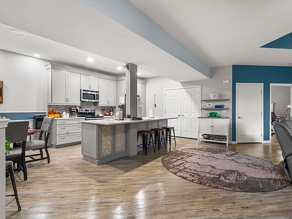 3rd image of 123 Oak Drive #6 BLDG 1