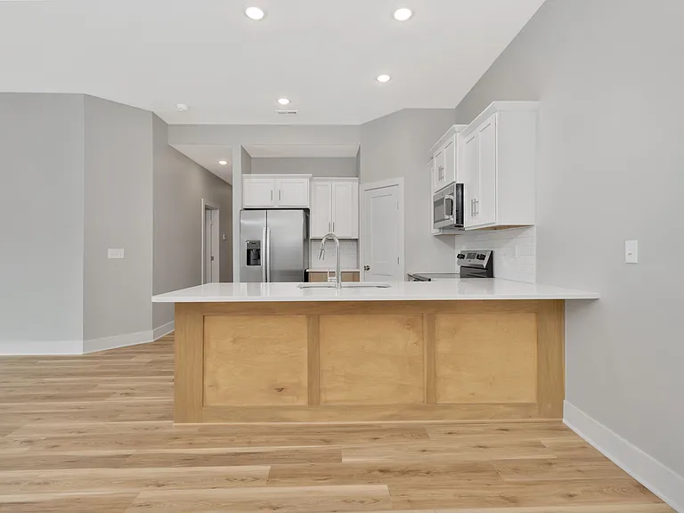 1102 SE 10th Ter — Photo 13