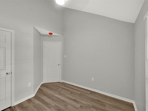 4th image of 15715 Homebriar Court