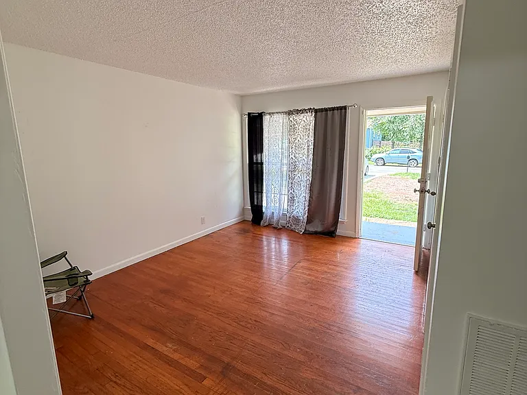 3412 Olsen Ln — Photo 3