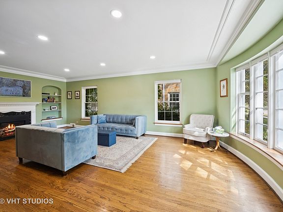 3rd image of 1115 Rossell Ave