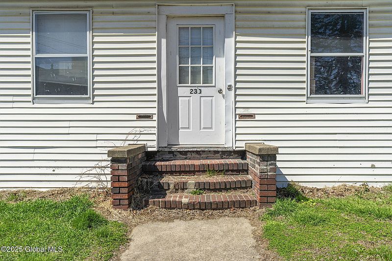 4th image of 230 2nd Street