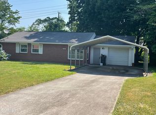 3720 NW Orangewood Rd, Knoxville, TN 37921