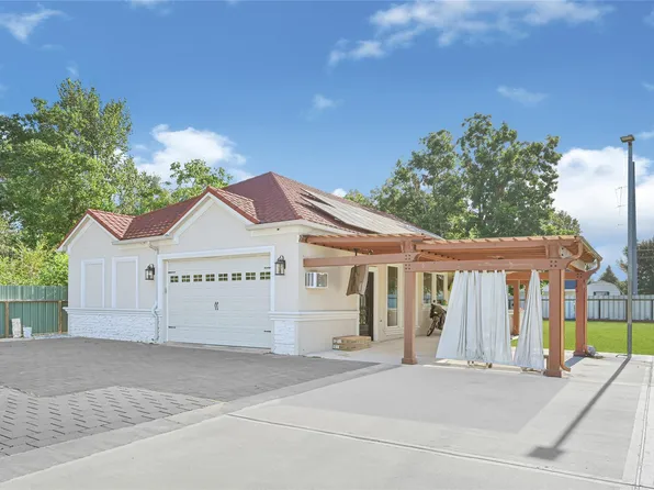 509 Joan Of Arc Dr, Hempstead, TX 77445
