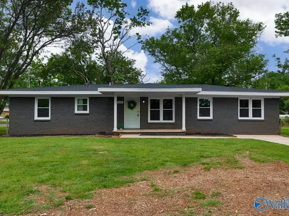 4110 McClain Ln NW, Huntsville, AL 35810