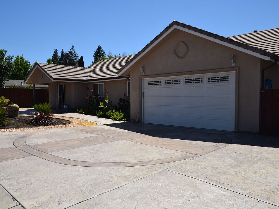 2nd image of 721 Pagosa Ct