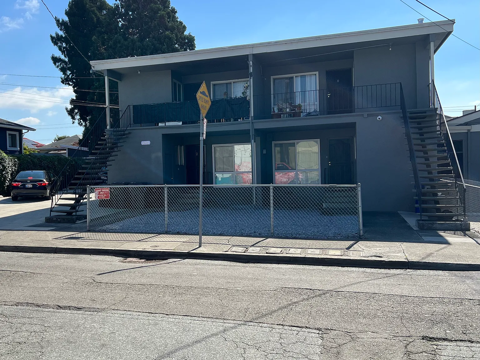 895 57th St — Photo 1