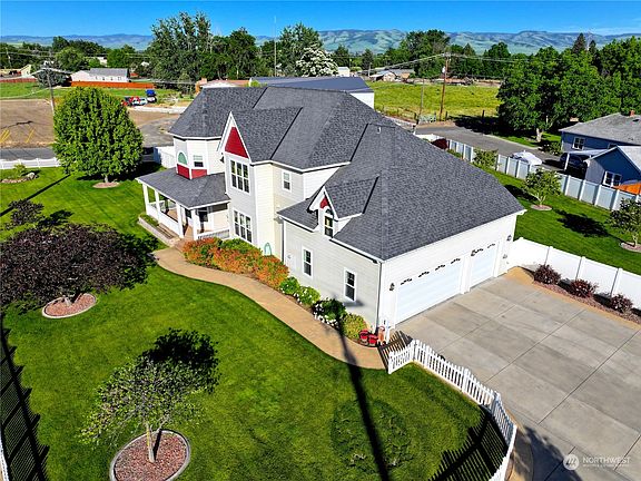2nd image of 731 Prospect Avenue