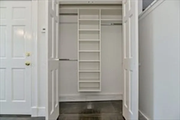 35 Swallow St #3 — Photo 6