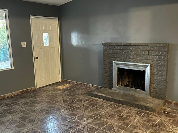 5th image of 24442 Marilyn St