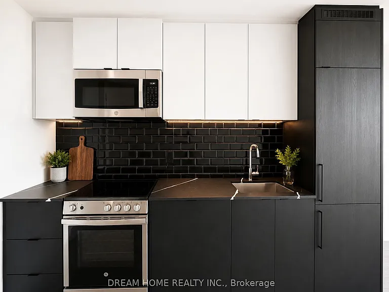 285 Dufferin St #810 — Photo 2