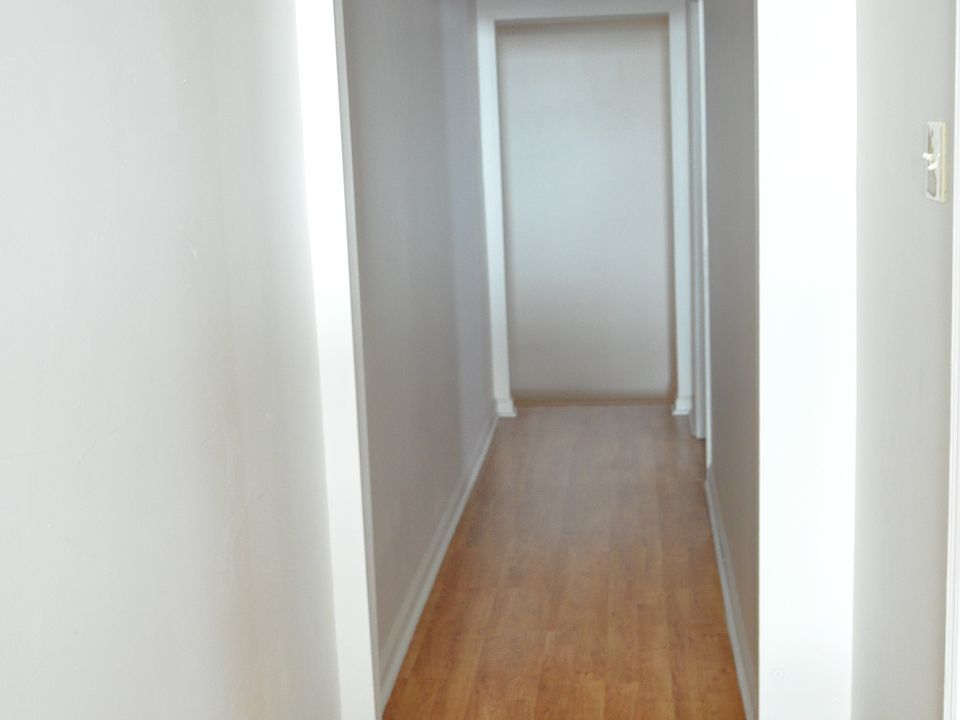 Building Photo 4