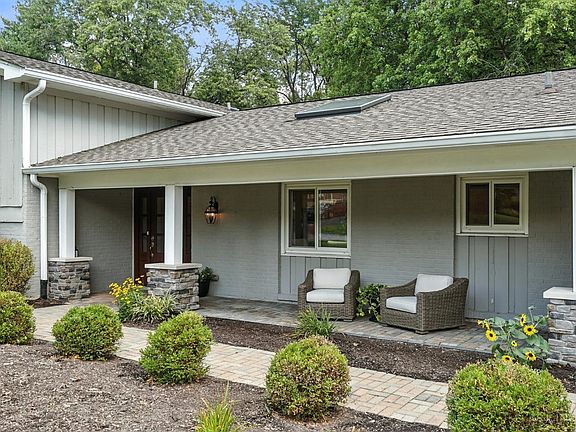 5th image of 9526 Croton Dr