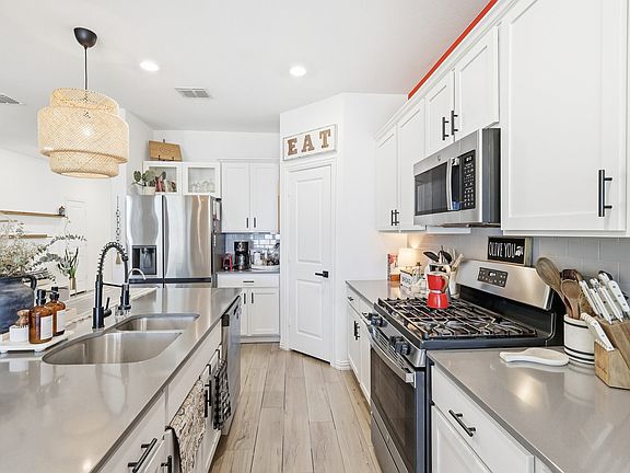 5th image of 528 Ranchito Pass