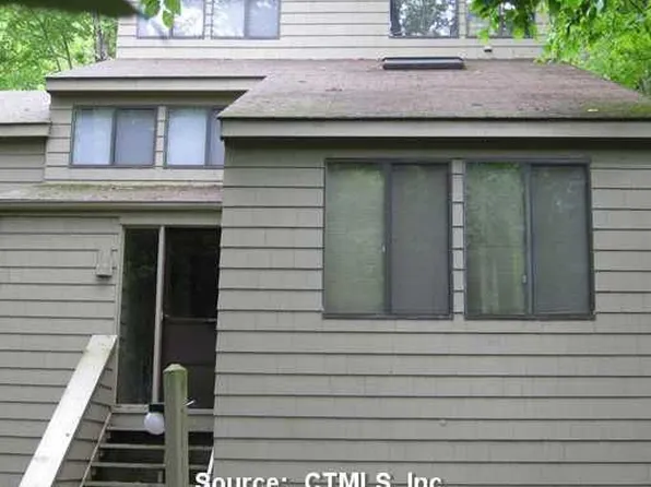 377 Trailsend Dr, Torrington, CT 06790