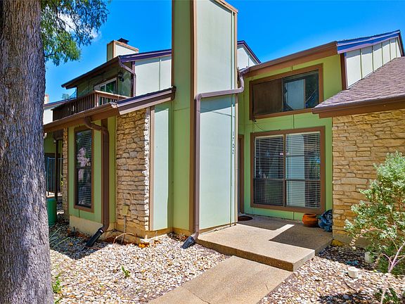 2nd image of 1702 Timber Ridge Dr