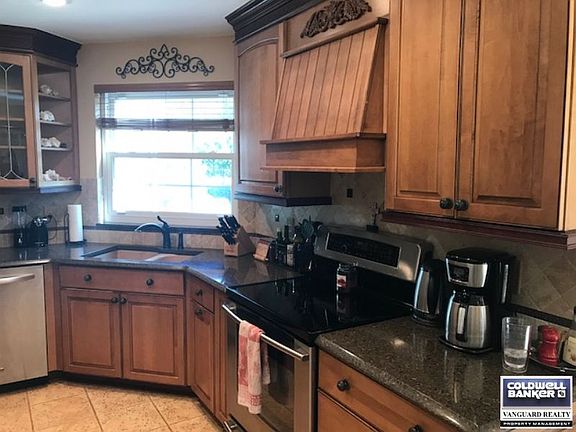 3rd image of 105 Willow Pond Ln