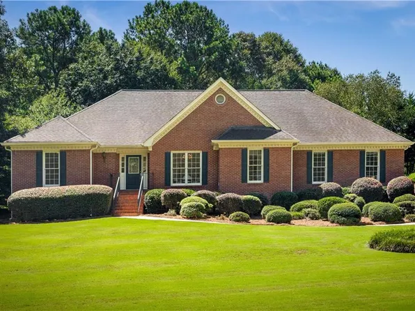 2001 Lakewood Cir, Grayson, GA 30017