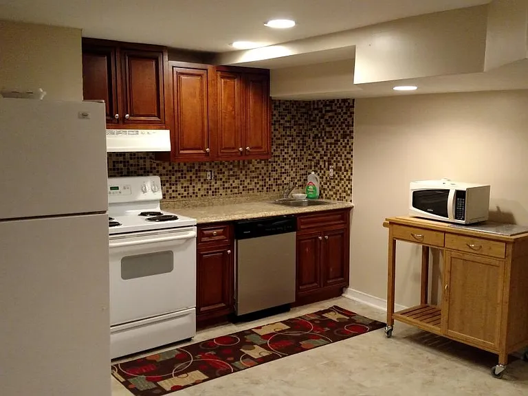 117 Adams St NW #2 — Photo 5