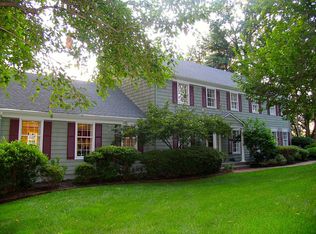 55 Hillandale Dr, Middletown, NJ 07701